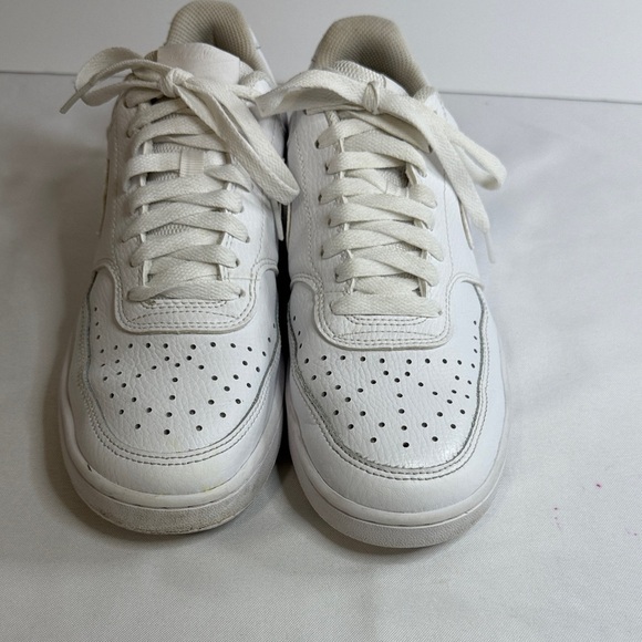 Nike White Women's Sneakers - Picture 3 of 7